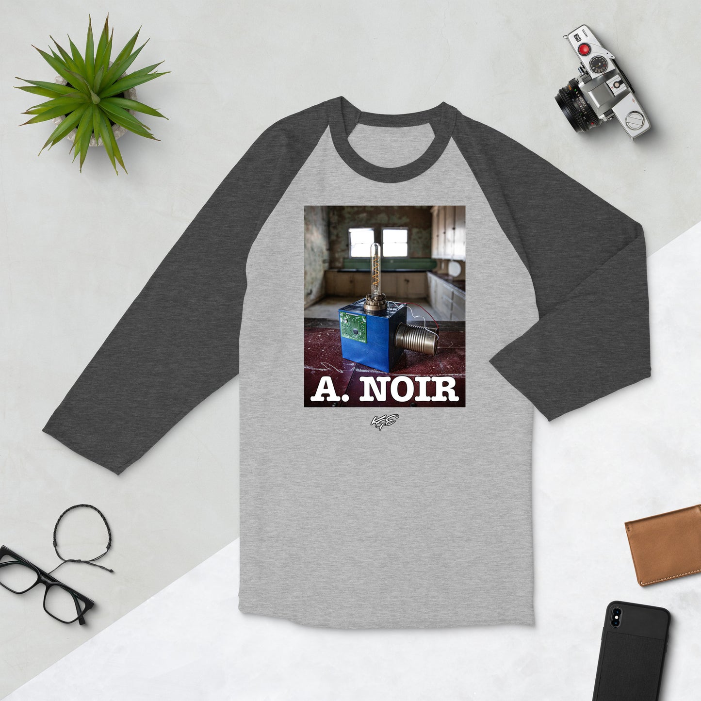 (New) A. Noir -3/4 sleeve raglan shirt